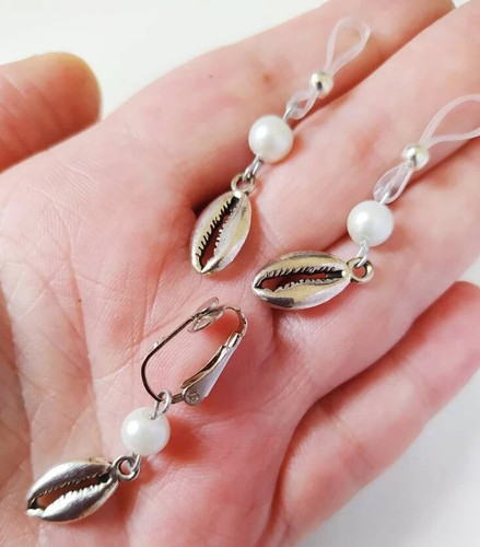 Cownie conch shell set clip - shell,