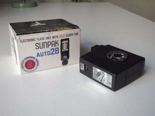 Sunpak auto flash gun - auto,