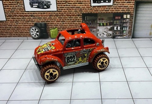 2011 hot wheels baja beetle - hot,