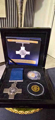 George cross gold silver - &,