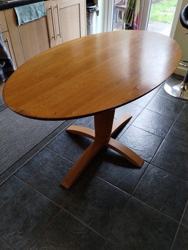 Solid oak table - oak,