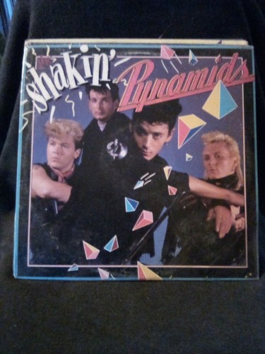 Shaken pyramids - shaken,