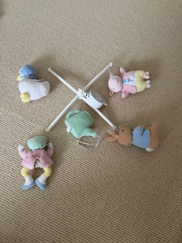 Peter rabbit rotating - rotating, musical