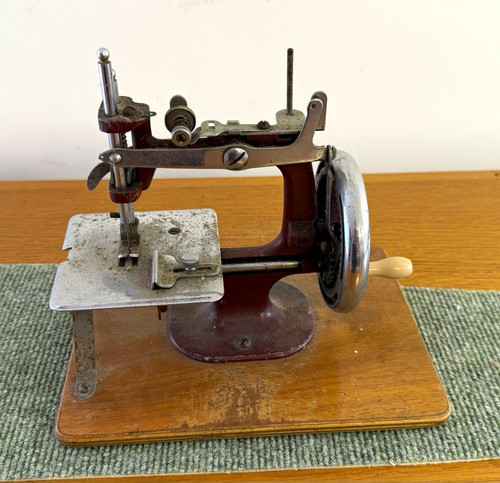 Vintage essex mk1 toy - toy, sewing