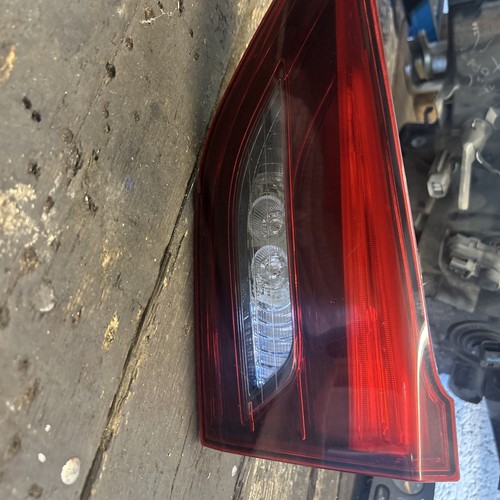 Toyota avensis tail light - toyota,