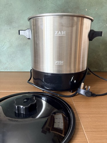 Wax melter 9lts electric - wax,