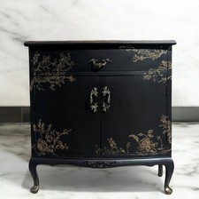 Black Gold Oriental Style