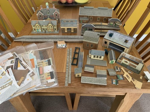 Hornby gauge buildings - 00,