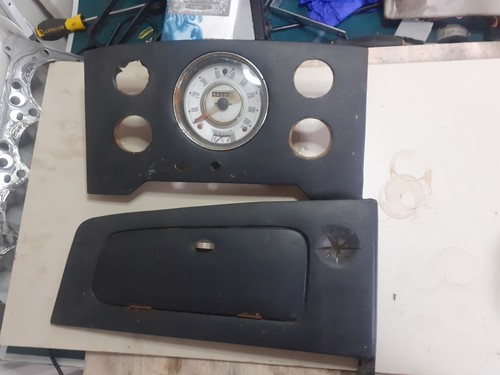 Classic mini clock center - mini,