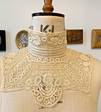 Antique Lace Collar & Cuffs