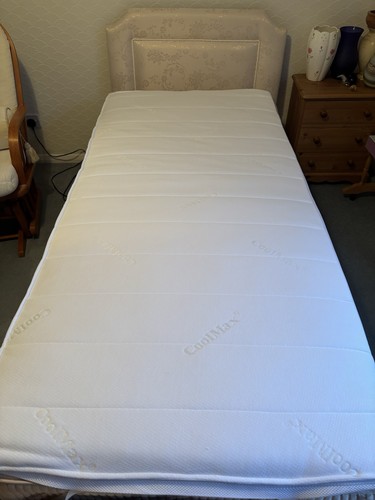 Adjustable electric bed with - adjustable,