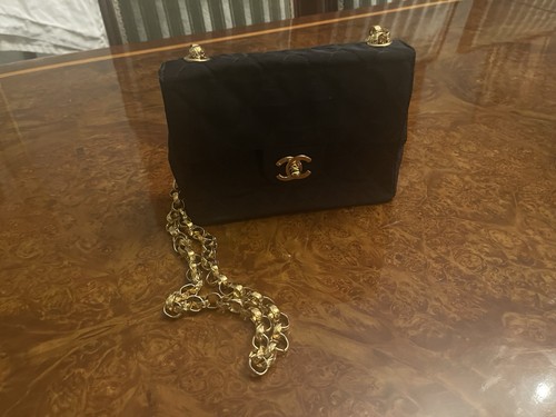 Chanel classique small flap - small,