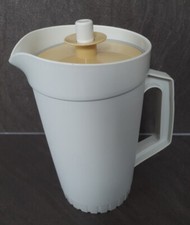 Vtg Tupperware Cream Yellow 8"