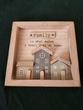 Family Wooden Hanging Plaque Picture Love Lane Houses Ideal for Home decor &Gift