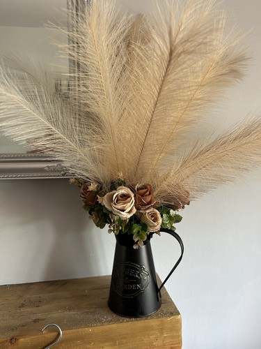 Metal jug and pampas flower - metal,