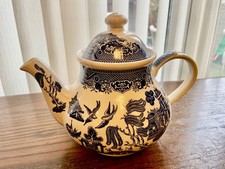 Churchill "Blue Willow" Pattern Tea Pot