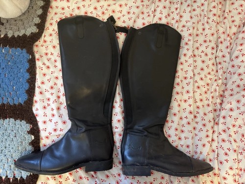 Rhinegold black leather slim