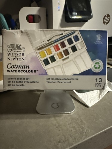 Winsor newton palette - &,