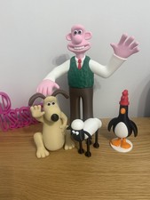 Wallace, Gromit, Feathers