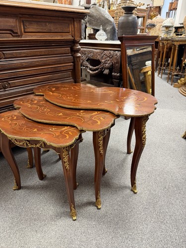 Nest tables louis - nest, of