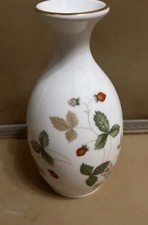 Wedgewood Wild Strawberry Bud