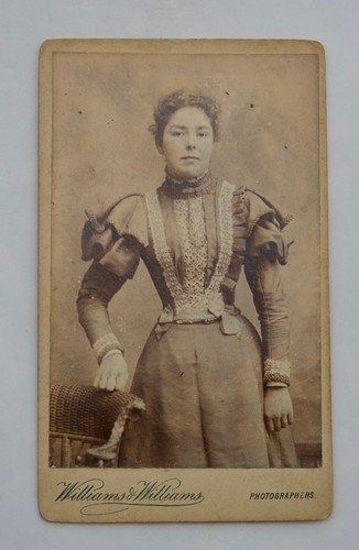 Cdv pretty victorian lady - of,