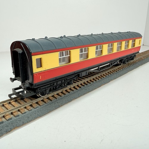 Scale hornby r437 coach - scale,