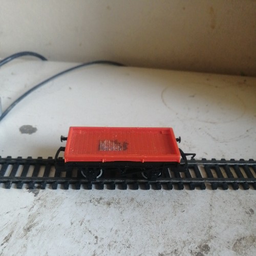 Hornby car loaded red flat - hornby,