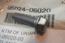 YAMAHA WR250 WR426 WR450 YZ250 YZ426 YZ450 GENUINE OIL PIPE BOLT - # 95024-06020