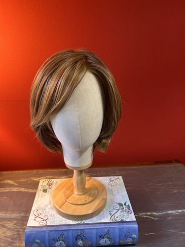 New box upstage by raquel - new,