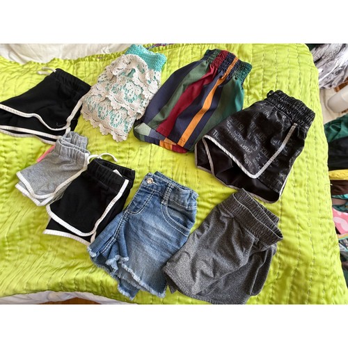Bundle girls shorts pairs - of,