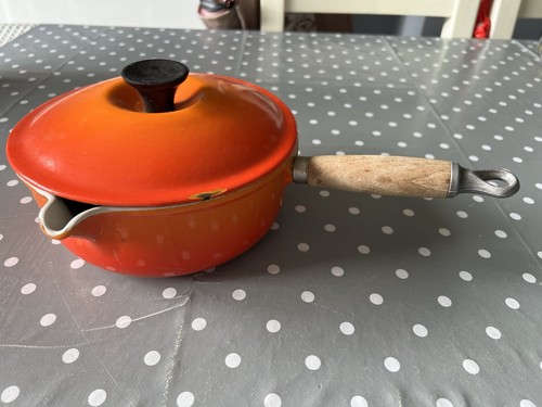 Creuset cast iron pan - le,