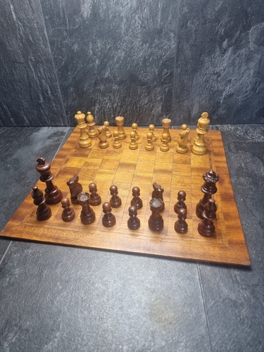 Vintage wooden chess set - wooden,