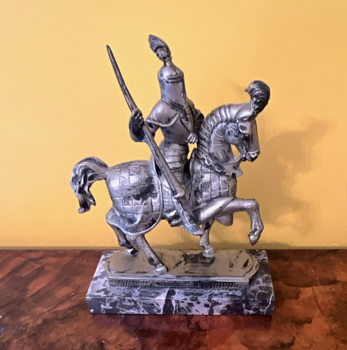 Metallic silver knight - metallic, on
