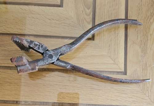 Vintage upholstery leather - /,