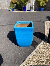 LARGE GARDEN PLANTER  SQUARE EXCELLENT CONDITION