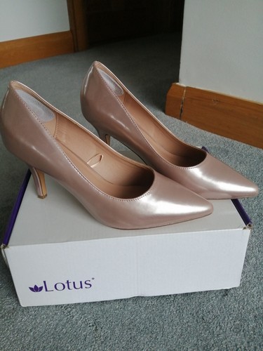 Women lotus roma size - lotus,