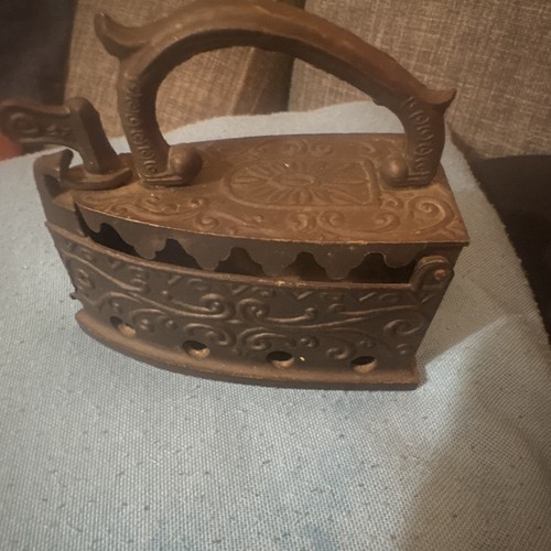 Small victorian antique cast - small,
