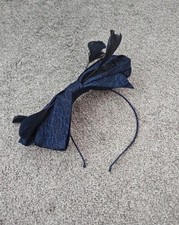 Nect navy blue bow fascinator