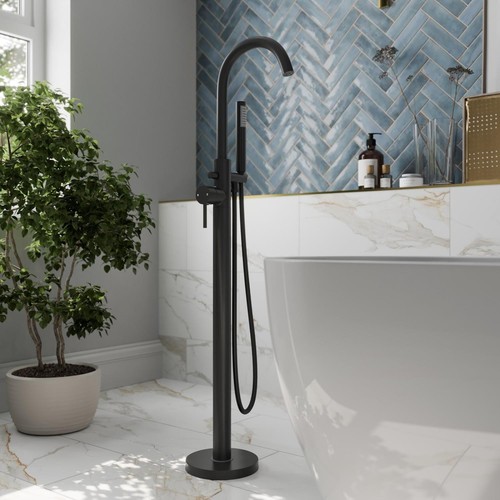 Modern freestanding bathroom - freestanding,