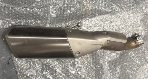 Tuono rsv4 stock exhaust - stock,