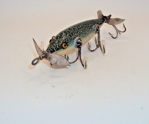 Vintage pflueger hook under - vintage,