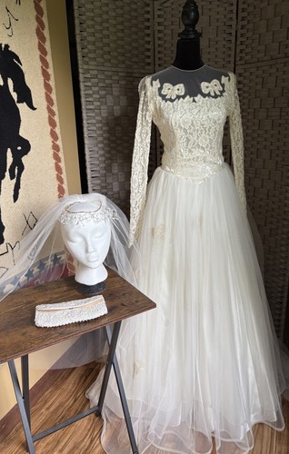 Vintage wedding dress - vintage, 40’s