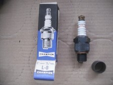Champion  L8 . Vintage Spark