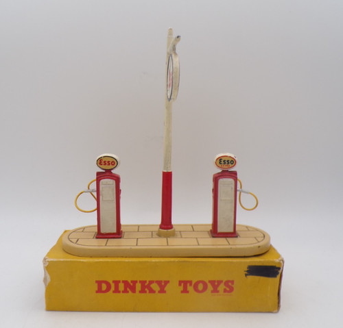 Dinky toys 781 petrol pump - toys,