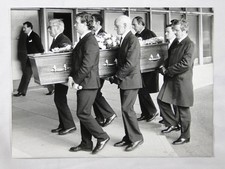 Jock Stein Funeral Coffin Pallbearers Glasgow Scotland Football 1985 Press Photo