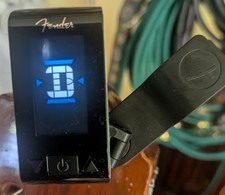 FENDER  Clip-On Headstock Tuner - Guitar,Bass, Violin or Ukulele