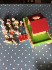 Wooden Noah’s Ark And Animals ELC