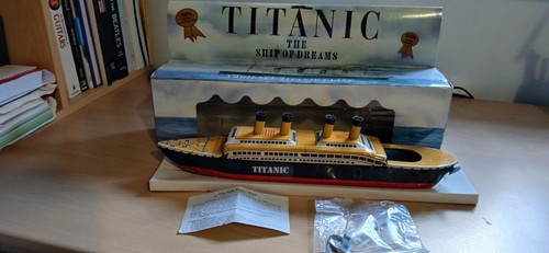 Titanic tin plate pop - pop,