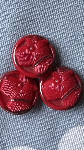 Vintage red glass scottie - 3x,